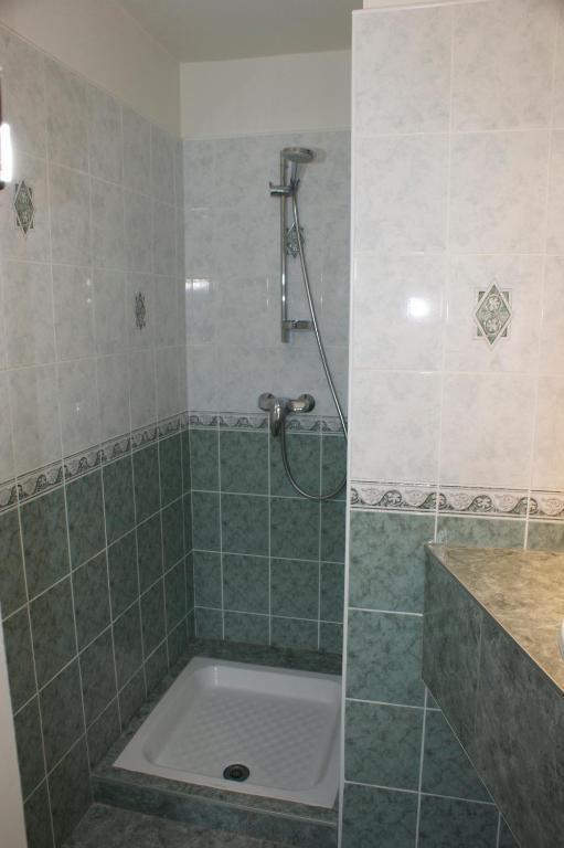 Hotel Le Lyon ברון מראה חיצוני תמונה