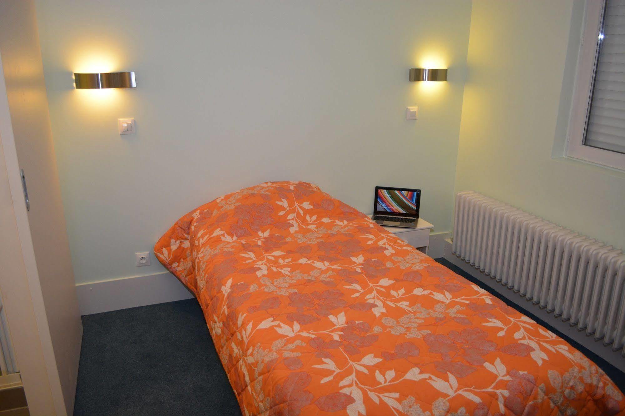 Hotel Le Lyon ברון מראה חיצוני תמונה